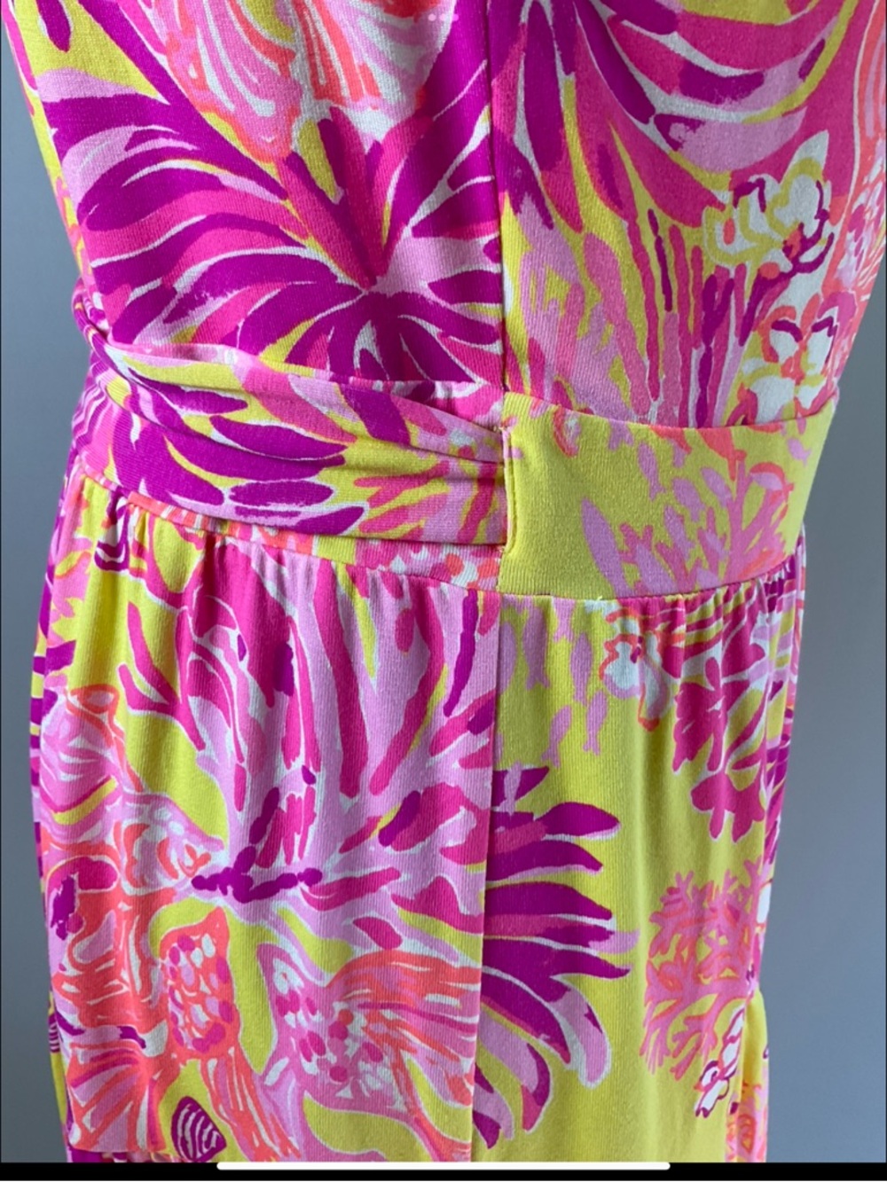 Lilly Pulitzer Faux Wrap Tropical Print Dress • Size M • Rayon Stretch Knit - Picture 12 of 16